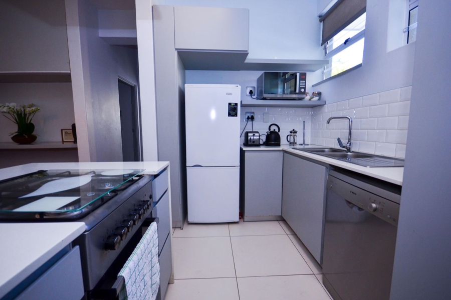 To Let 2 Bedroom Property for Rent in Green Point Western Cape